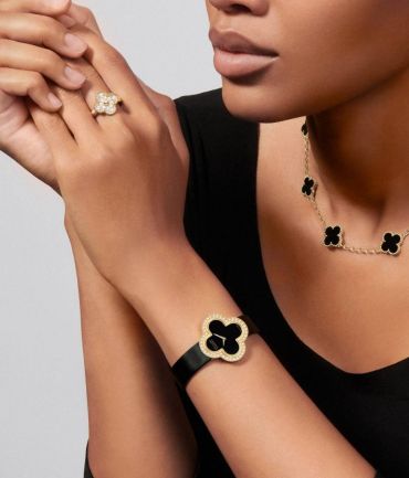 Кольцо из коллекции Vintage Alhambra Van Cleef LUX-118984