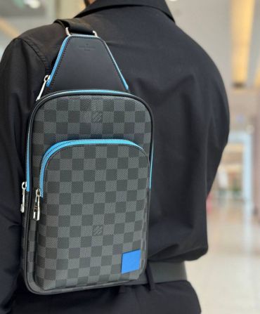 Сумка-слинг  Louis Vuitton LUX-119036