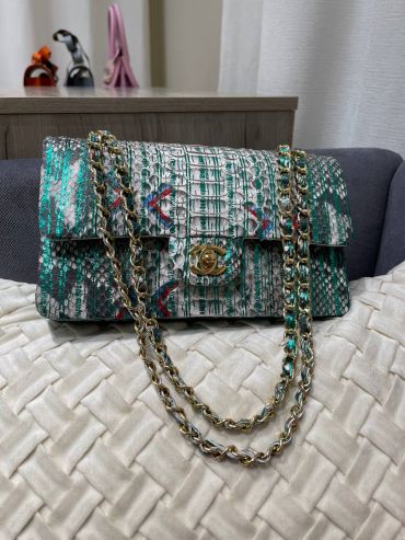 Сумка женская из натуральной кожи питона Chanel LUX-120050