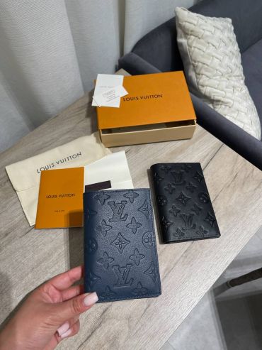 Обложка на паспорт Louis Vuitton LUX-120390
