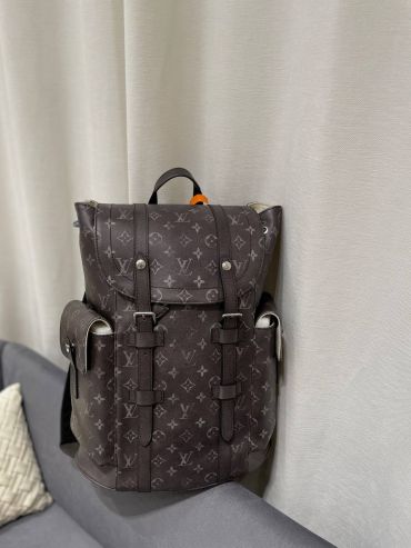 Рюкзак Christopher  Louis Vuitton LUX-121081