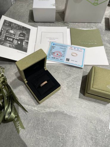 Кольцо  коллекция Perlеe Diamants Van Cleef LUX-122538