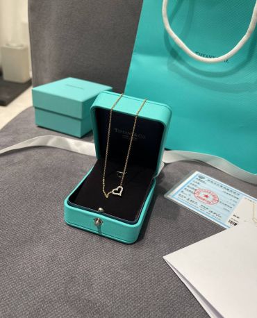 Подвеска  из золота 18 карат с бриллиантами