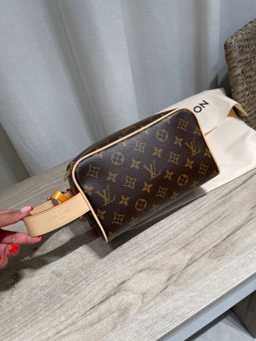  Несессер  Louis Vuitton LUX-122027