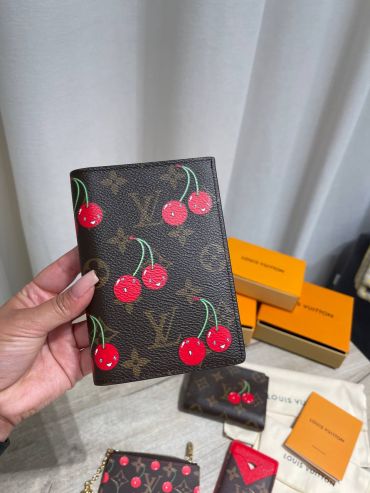 Обложка на паспорт  Louis Vuitton LUX-122206