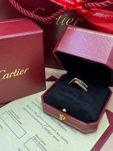 Кольцо Cartier LUX-122357