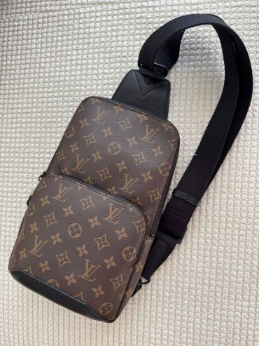Сумка-слинг Louis Vuitton LUX-122383