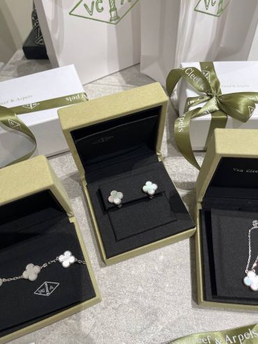 Серьги  Van Cleef LUX-122546