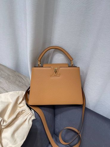 Сумка женская Capucines  Louis Vuitton LUX-123302