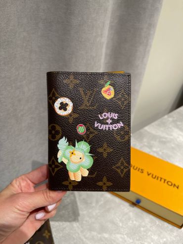 Обложка на паспорт Louis Vuitton LUX-125437