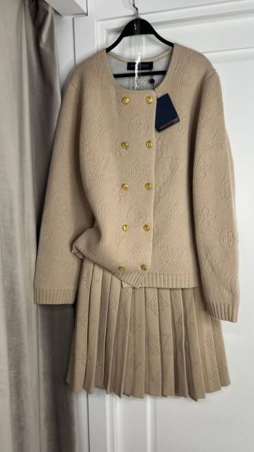 Костюм женский  Louis Vuitton LUX-128463