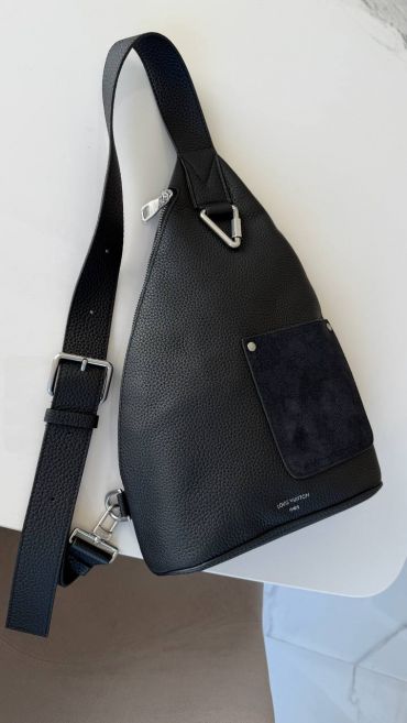 Сумка-слинг Louis Vuitton LUX-131422