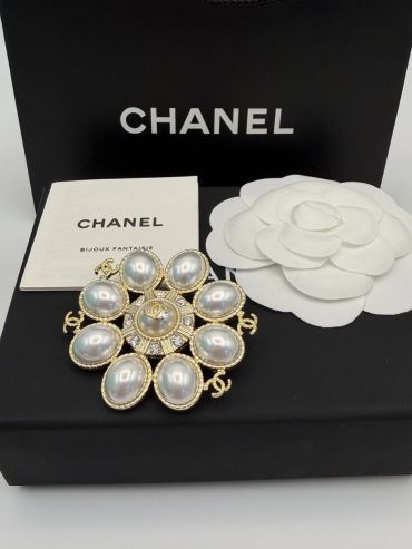 Брошь  Chanel LUX-131968