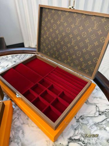 Шкатулка Louis Vuitton LUX-132051