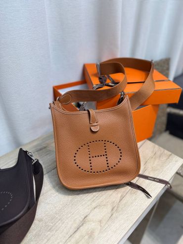 Сумка женская Evelyne 23 cm Clemence leather Hermes LUX-132695