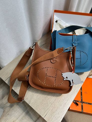 Сумка женская Evelyne 23 cm Clemence leather Hermes LUX-134329