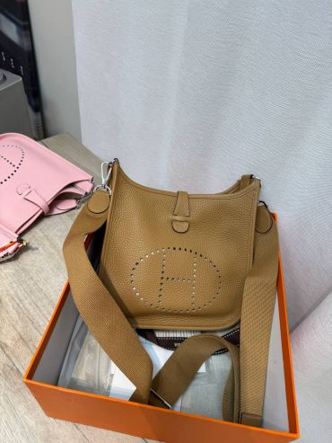 Сумка женская Evelyne 23 cm Clemence leather Hermes LUX-134328
