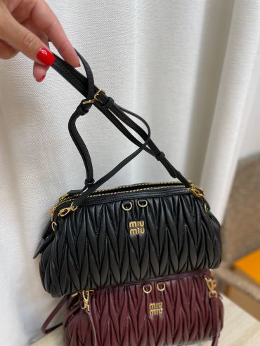 Сумка-клатч  Miu Miu LUX-134347