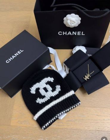 Шапка Chanel LUX-135857