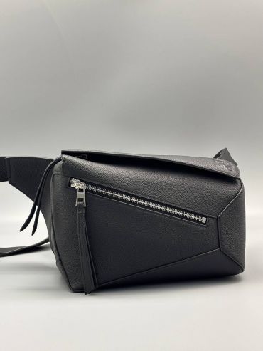 Сумка-слинг Loewe LUX-136350