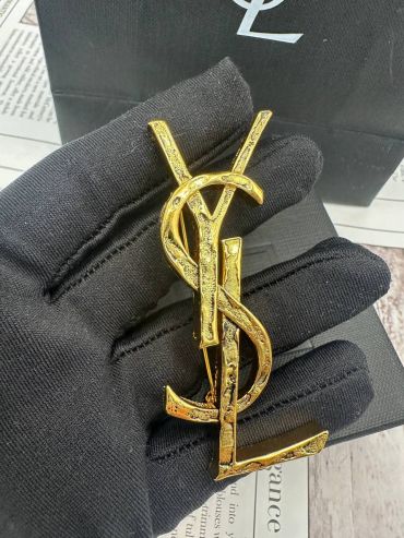 Брошь Yves Saint Laurent LUX-137289