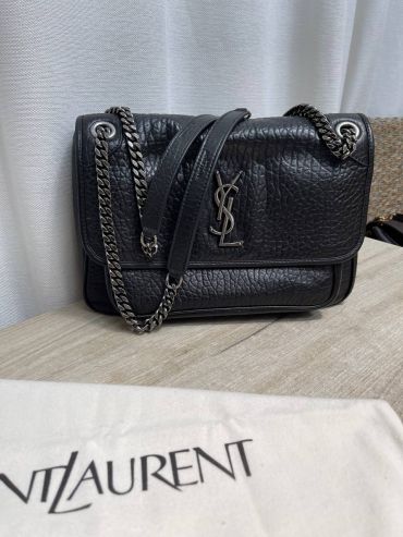 Сумка женская Niki из фактурной кожи Yves Saint Laurent LUX-137518