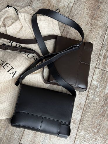Мессенджер Angolo Bottega Veneta LUX-137706
