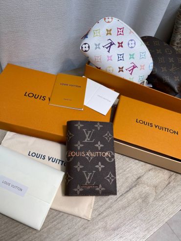 Обложка на паспорт  Louis Vuitton LUX-137811