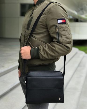 Сумка-мессенджер Louis Vuitton LUX-17112