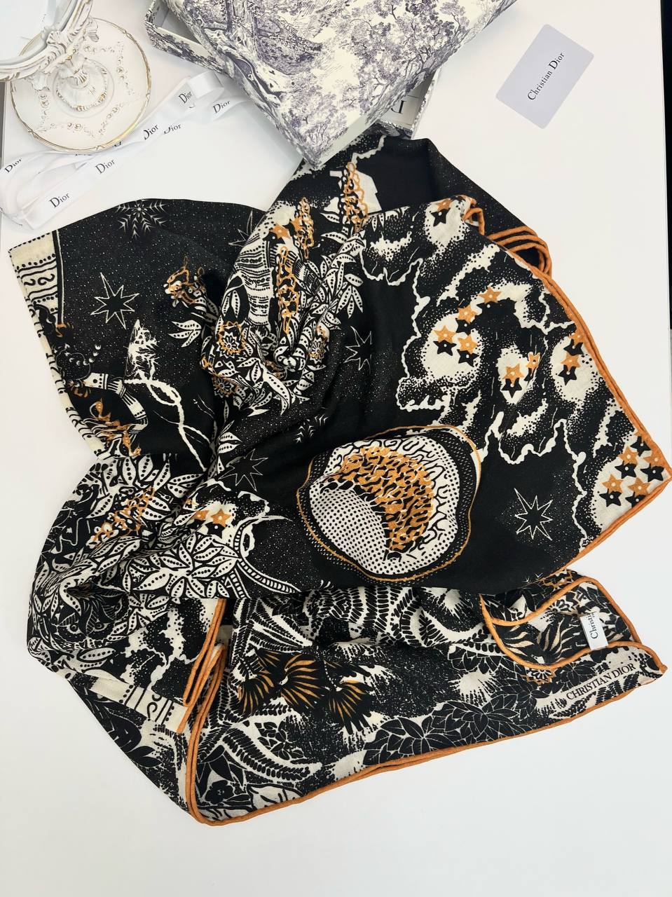 Платок Christian Dior LUX-96435 фото Платок Christian Dior Артикул LUX-96435