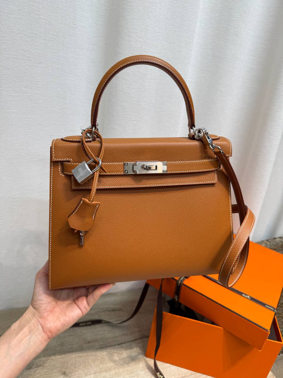 Сумка женская Kelly, 28 epsom Hermes LUX-132698 фото Сумка женская Kelly, 28 epsom Hermes Артикул LUX-132698