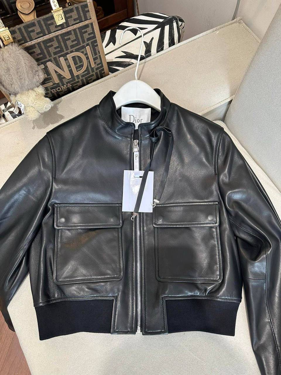 Куртка кожаная Christian Dior LUX-132849 фото Куртка кожаная Christian Dior Артикул LUX-132849