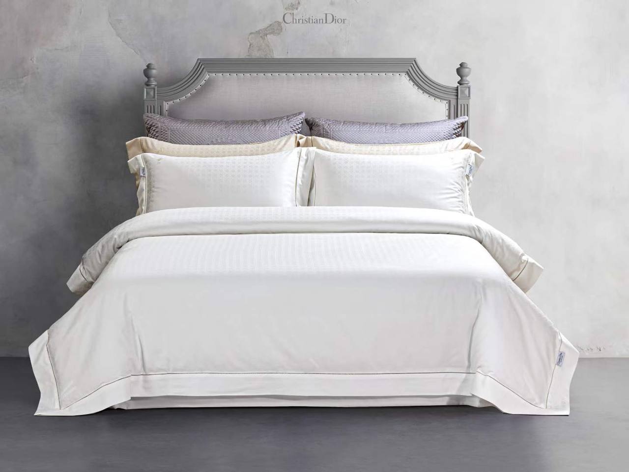 Комплект постельного белья Christian Dior LUX-133056 фото Комплект постельного белья Christian Dior Артикул LUX-133056