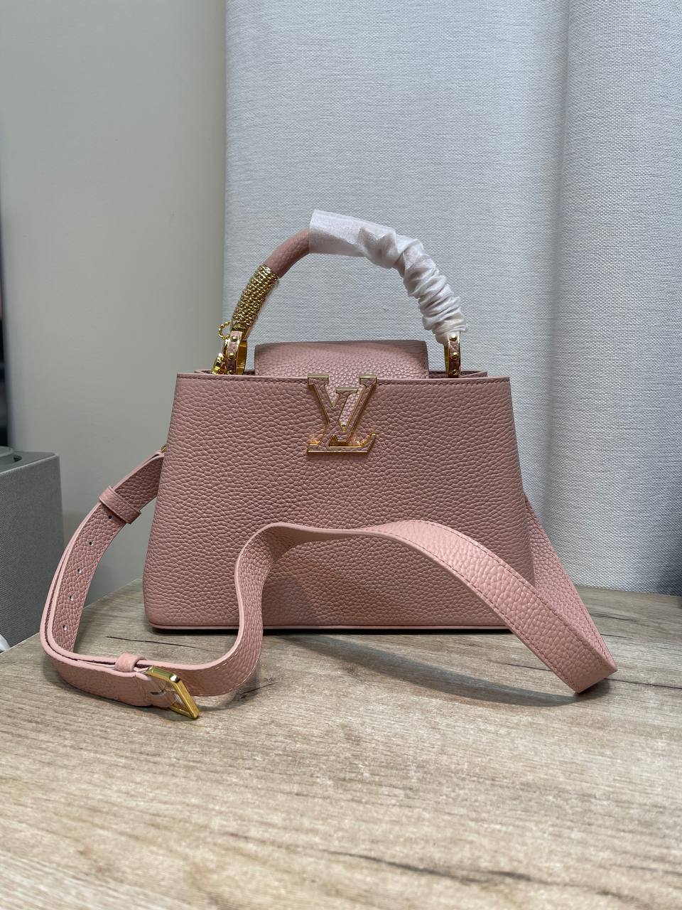Сумка женская Capucines 27 cm Louis Vuitton LUX-133652 фото Сумка женская Capucines 27 cm Louis Vuitton Артикул LUX-133652