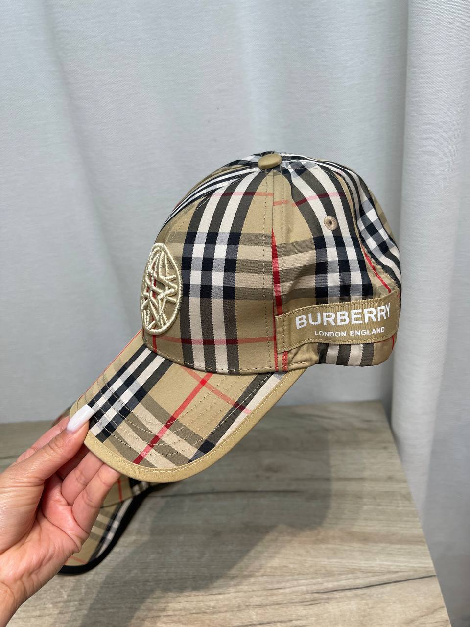 Бейсболка Burberry LUX-134684 фото Бейсболка Burberry Артикул LUX-134684