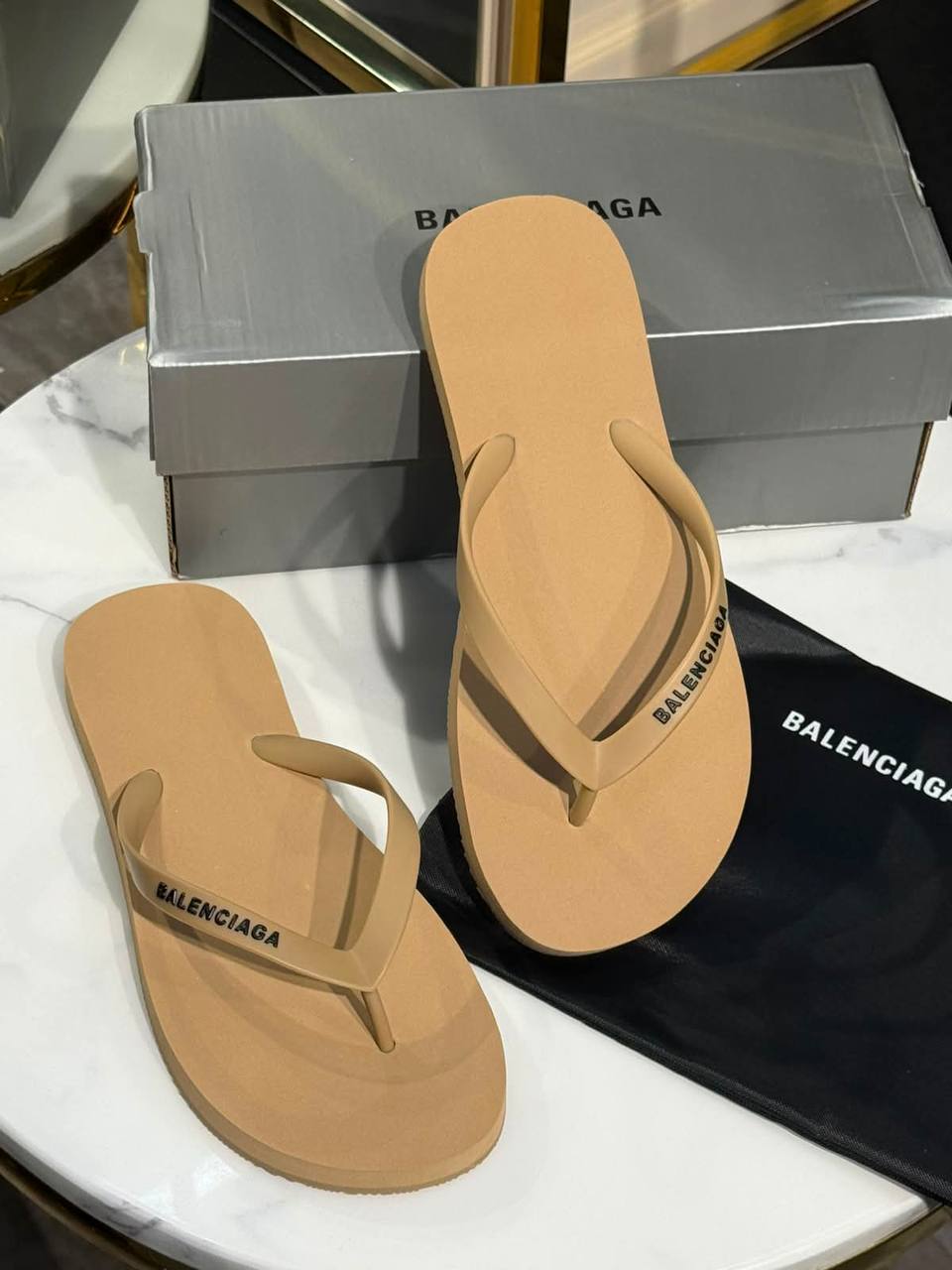 Шлепанцы Balenciaga LUX-134629 фото Шлепанцы Balenciaga Артикул LUX-134629