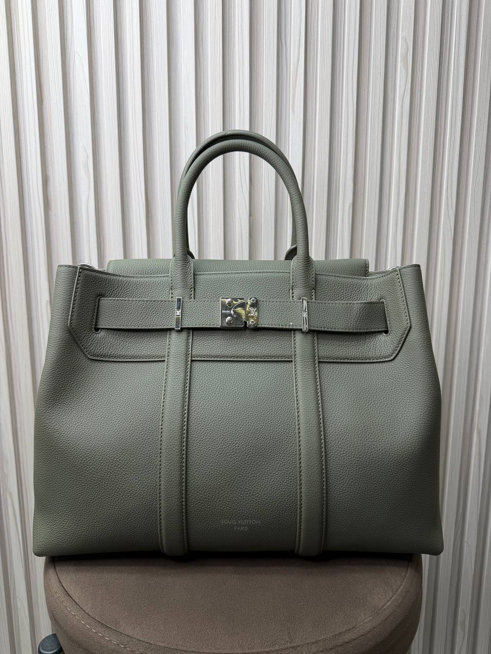 Сумка мужская Louis Vuitton LUX-135390 фото Сумка мужская Louis Vuitton Артикул LUX-135390
