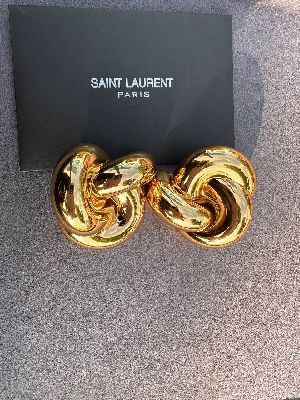 Клипсы Yves Saint Laurent LUX-135424 фото Клипсы Yves Saint Laurent Артикул LUX-135424