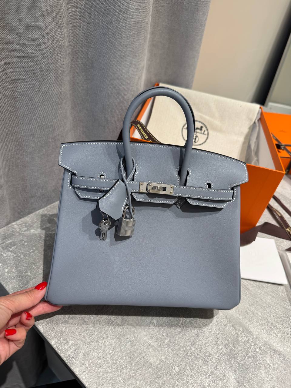 Сумка женская Birkin , 25 Swift Leather Hermes LUX-135556 фото Сумка женская Birkin , 25 Swift Leather Hermes Артикул LUX-135556