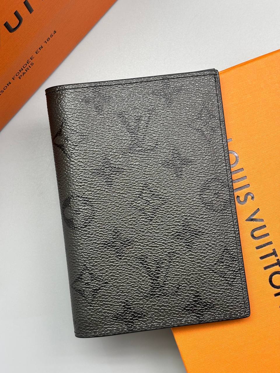 Обложка на паспорт Louis Vuitton LUX-135587 фото Обложка на паспорт Louis Vuitton Артикул LUX-135587