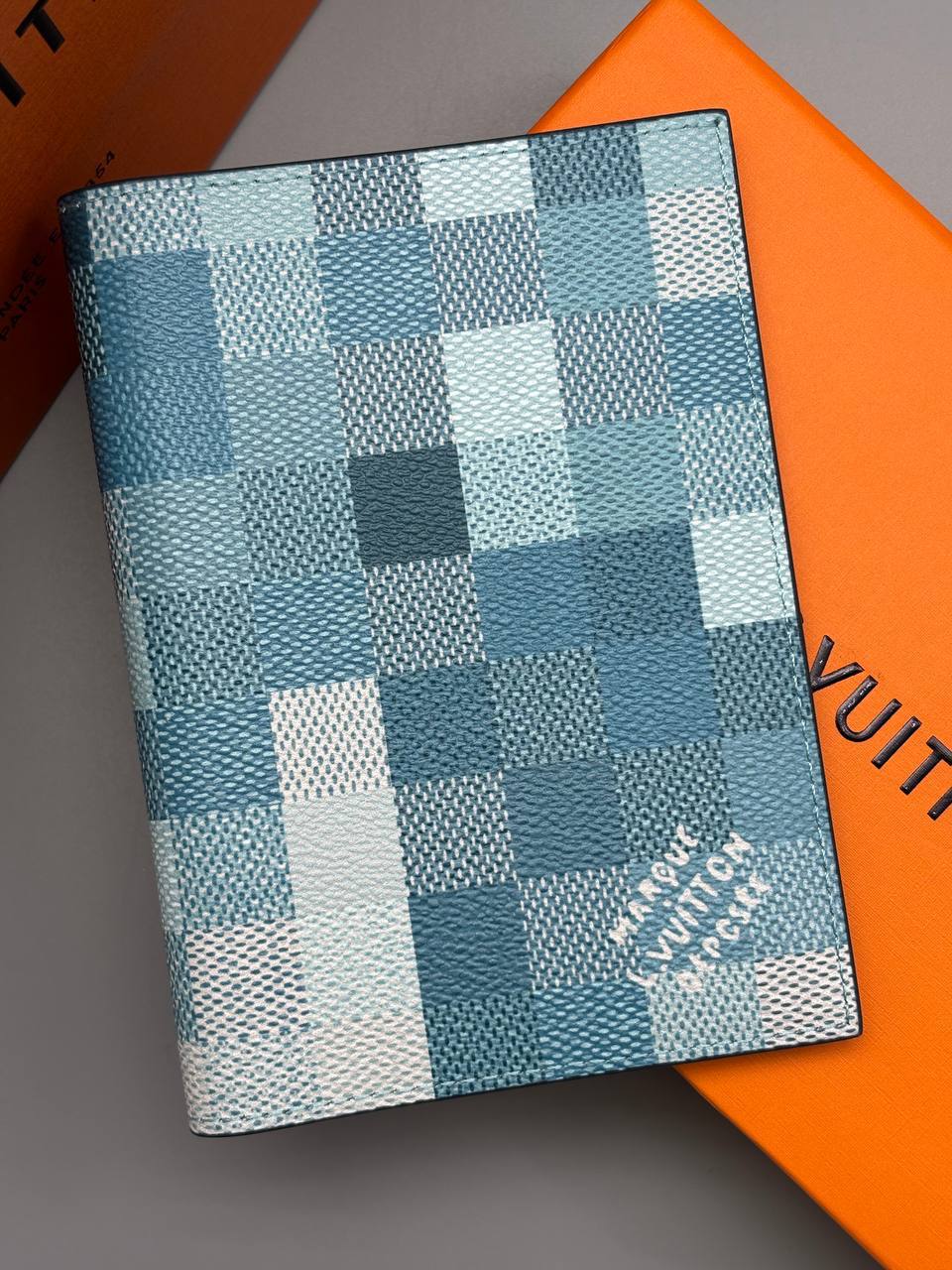 Обложка на паспорт Louis Vuitton LUX-135604 фото Обложка на паспорт Louis Vuitton Артикул LUX-135604