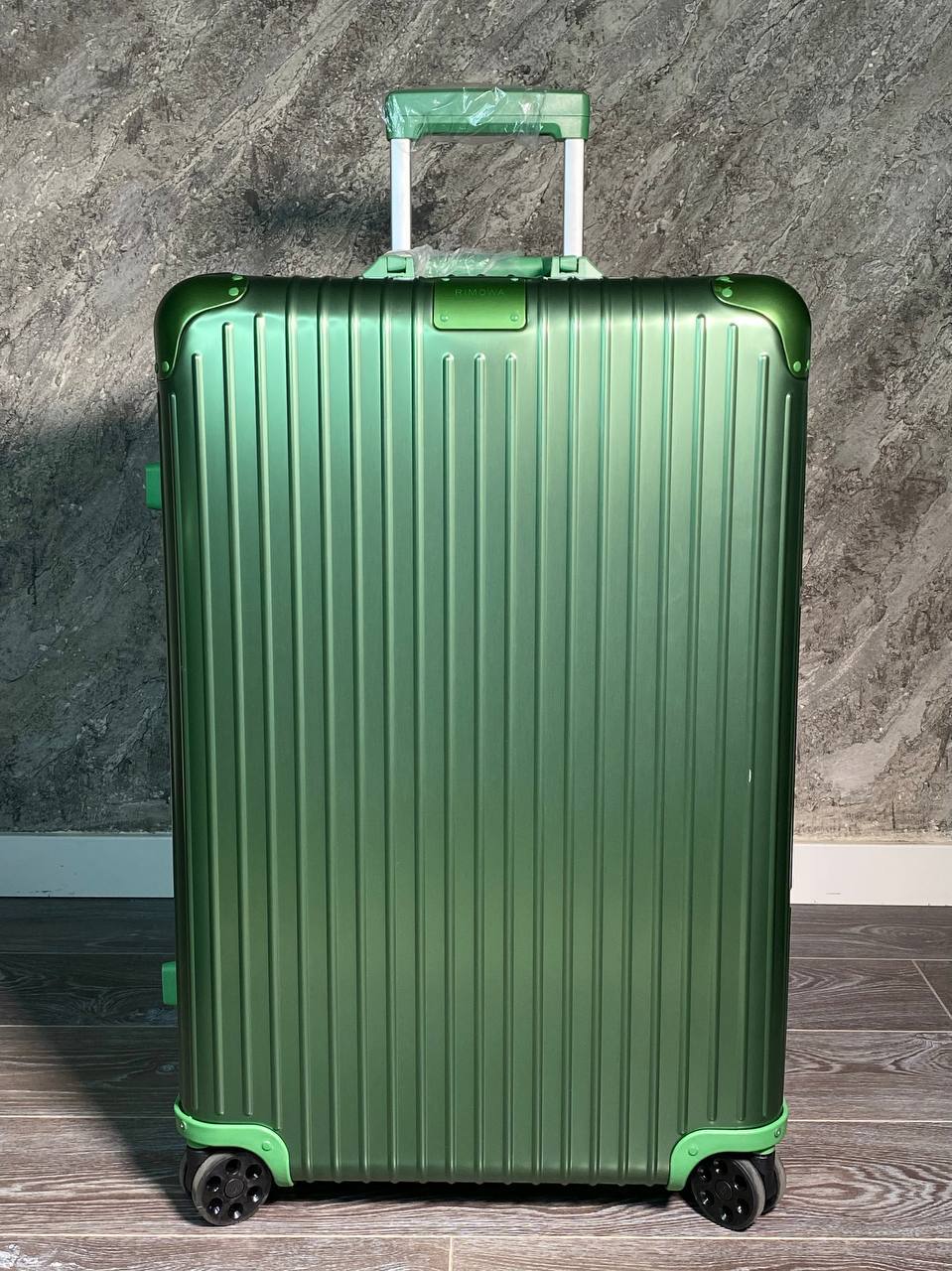 Чемодан Rimowa LUX-135693 фото Чемодан Rimowa Артикул LUX-135693