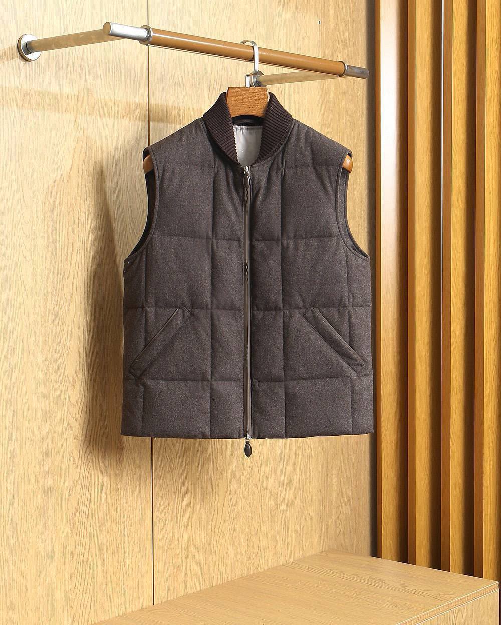 Жилет Brunello Cucinelli LUX-135837 фото Жилет Brunello Cucinelli Артикул LUX-135837
