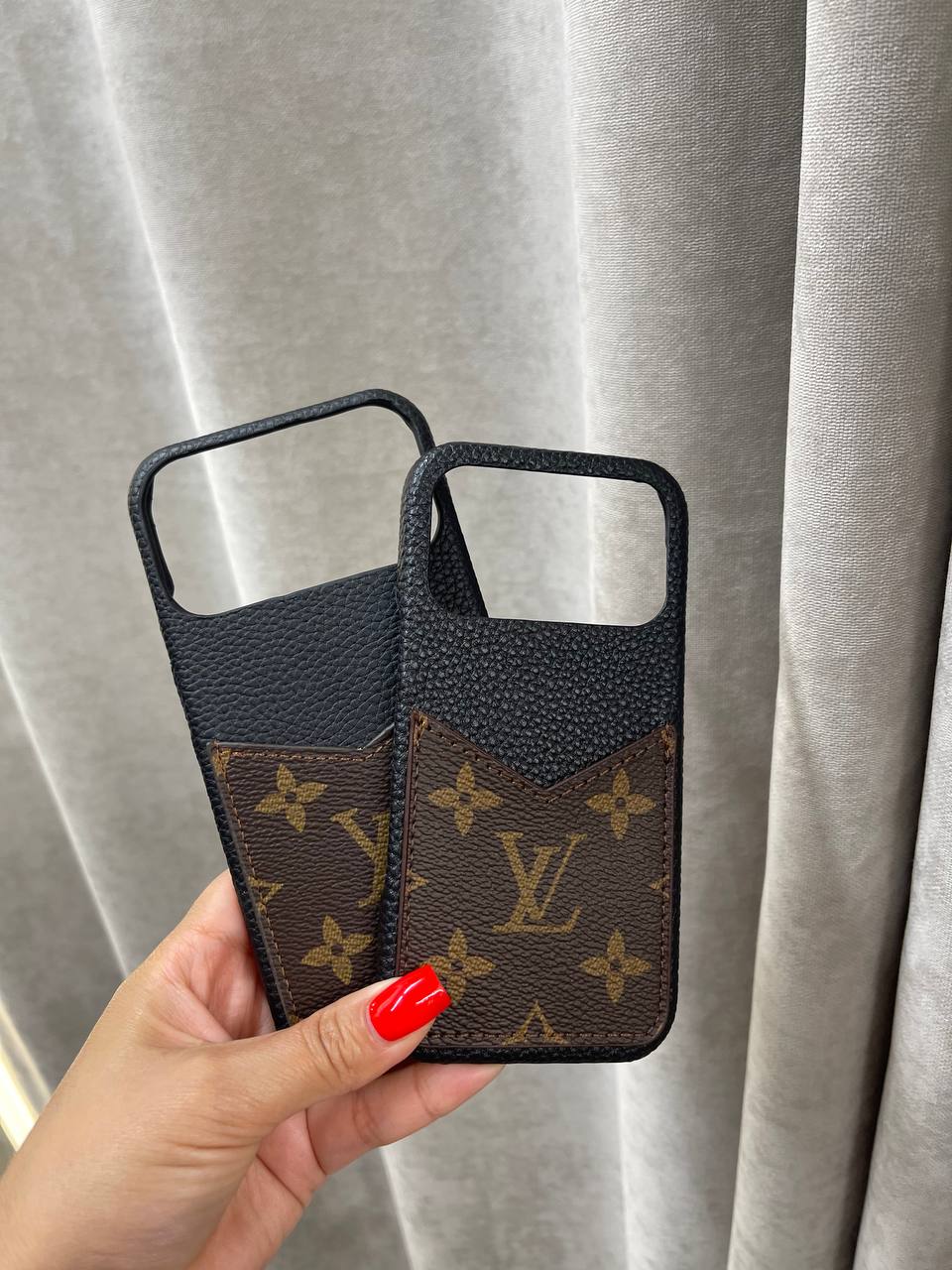 Чехол LV 17 Pro и 17 Pro Max Louis Vuitton LUX-136182 фото Чехол LV 17 Pro и 17 Pro Max Louis Vuitton Артикул LUX-136182