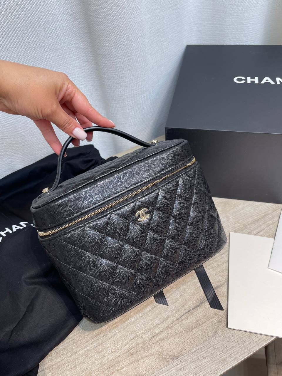 Косметичка Chanel LUX-136438 фото Косметичка Chanel Артикул LUX-136438