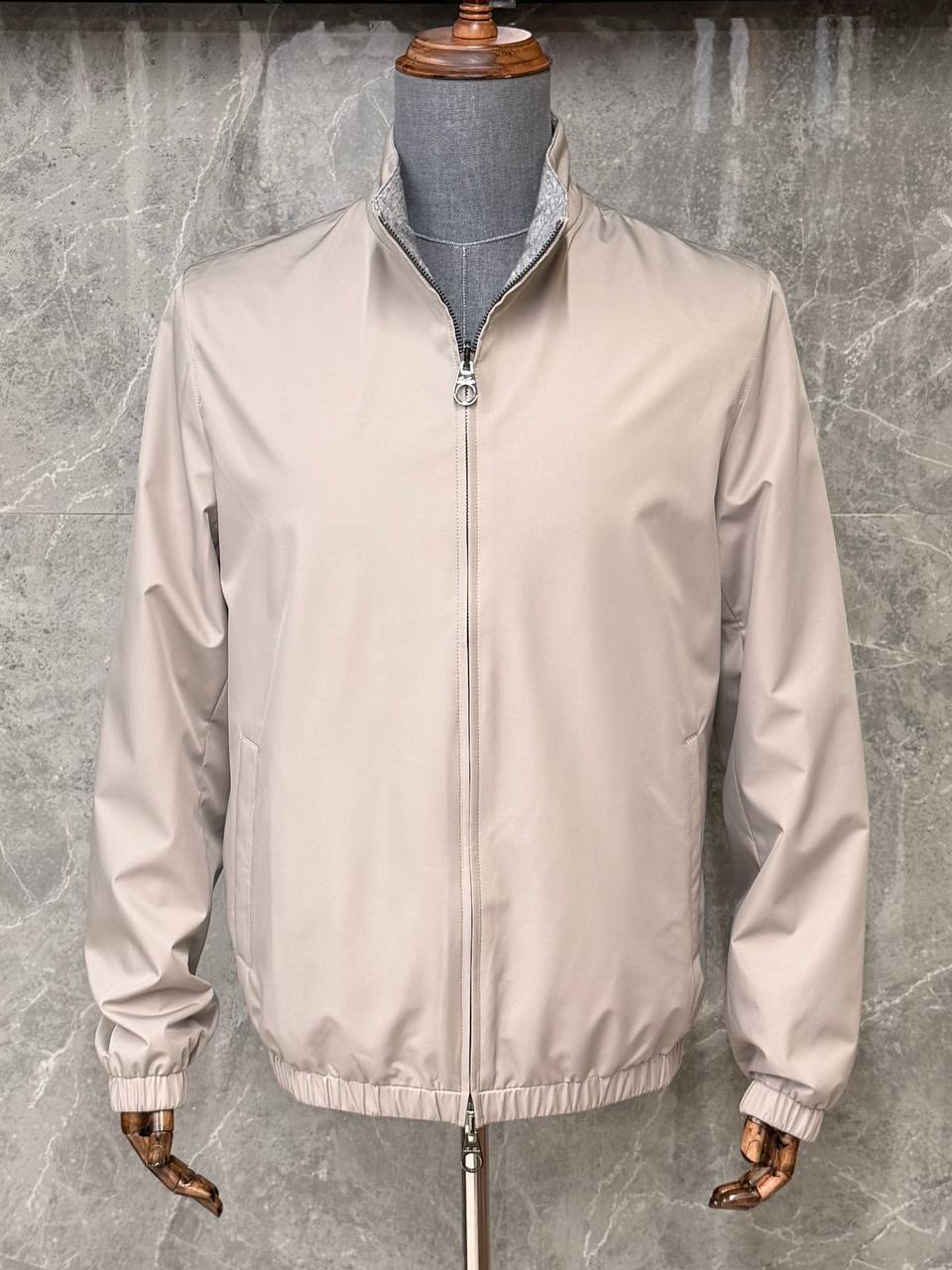 Двухсторонняя ветровка Loro Piana LUX-136457 фото Двухсторонняя ветровка Loro Piana Артикул LUX-136457