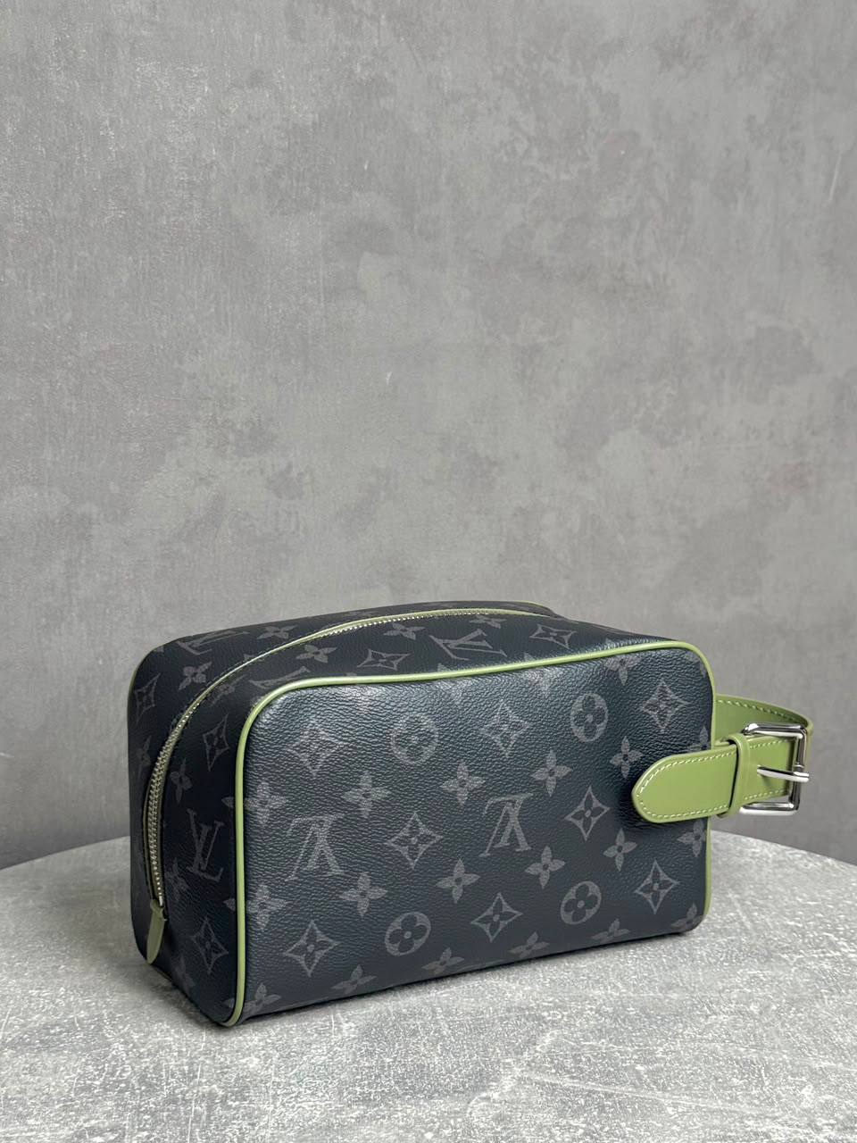 Несессер Louis Vuitton LUX-136561 фото Несессер Louis Vuitton Артикул LUX-136561