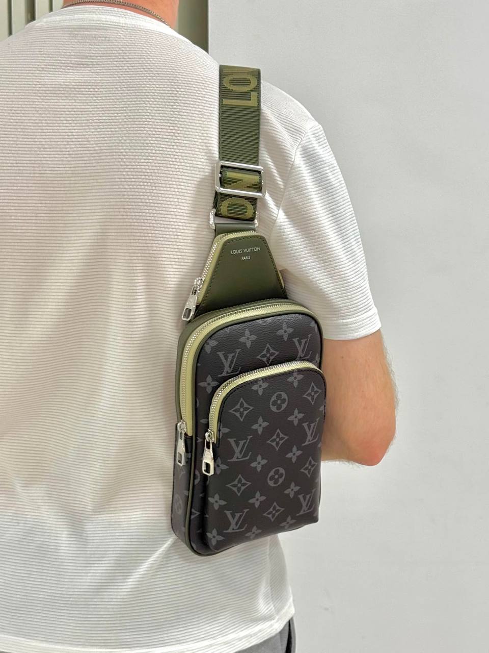 Слинг Louis Vuitton LUX-136563 фото Слинг Louis Vuitton Артикул LUX-136563
