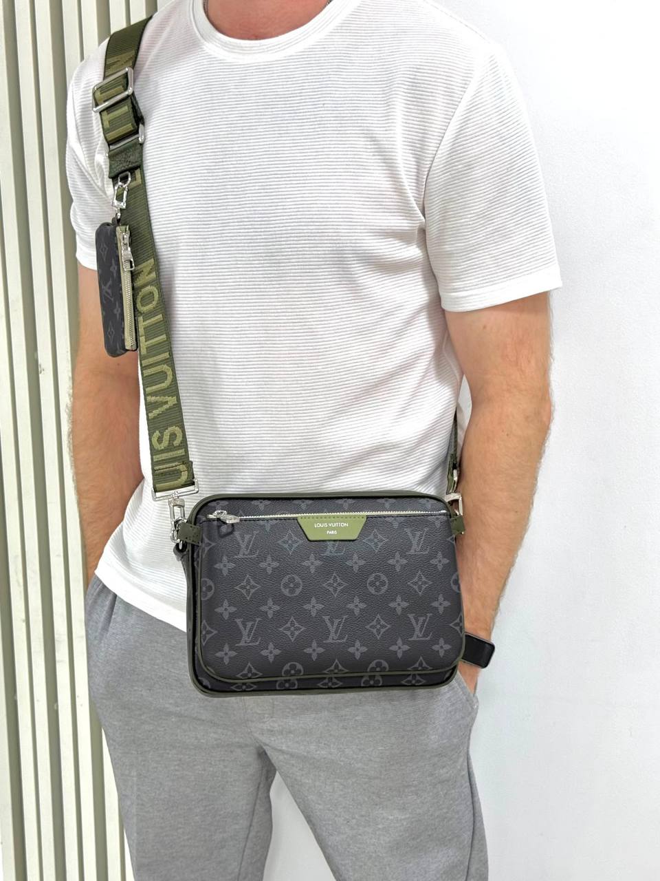 Сумка мужская Louis Vuitton LUX-136564 фото Сумка мужская Louis Vuitton Артикул LUX-136564