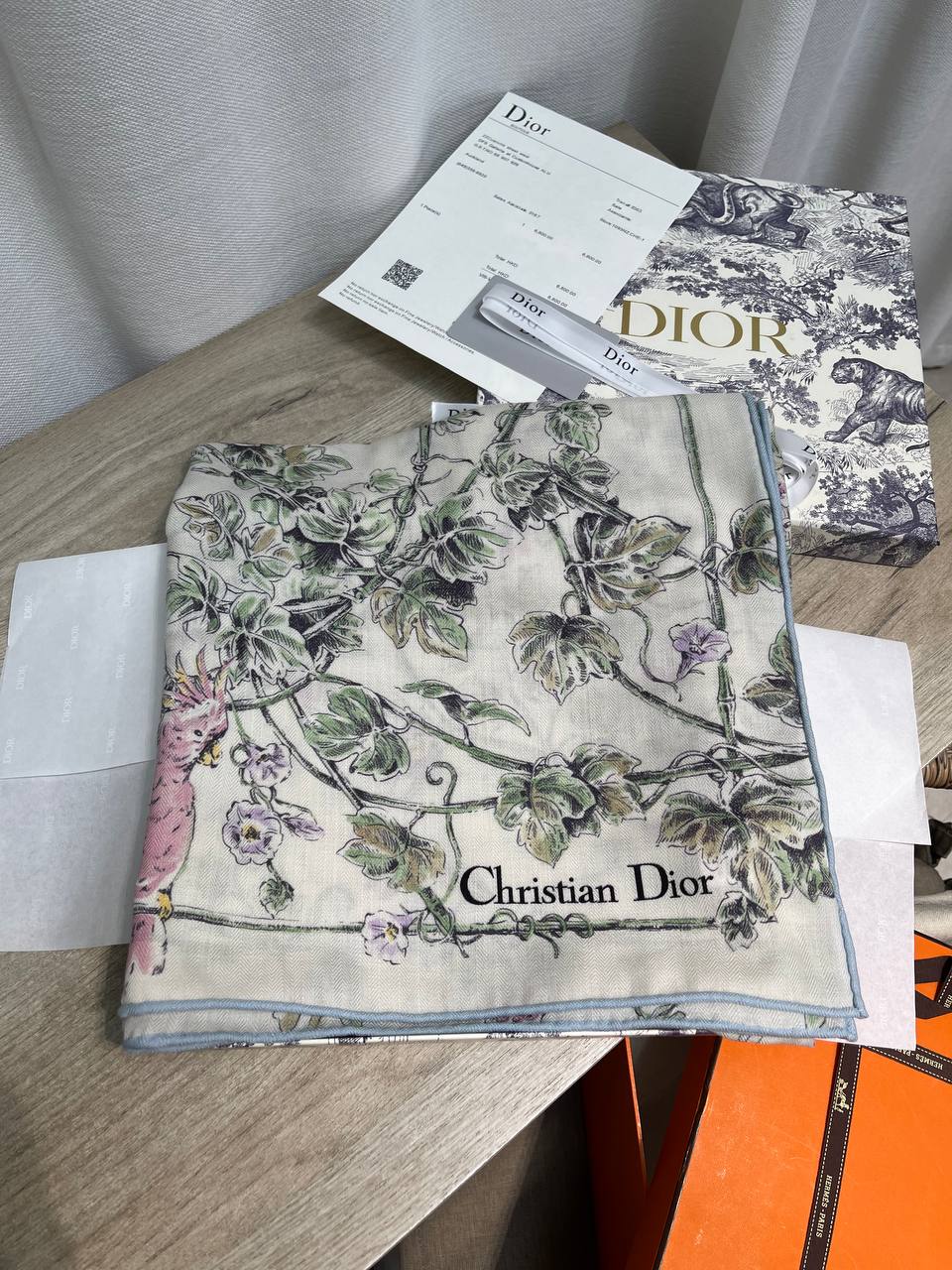Платок Christian Dior LUX-136587 фото Платок Christian Dior Артикул LUX-136587